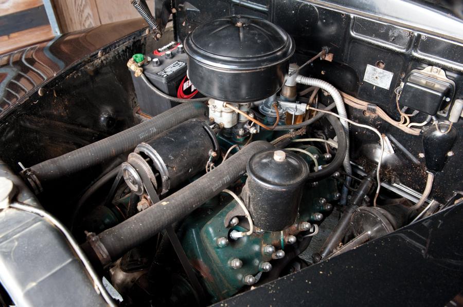  Ford Super DeLuxe Business Coupe 1941 года  (фото 18 из 37)